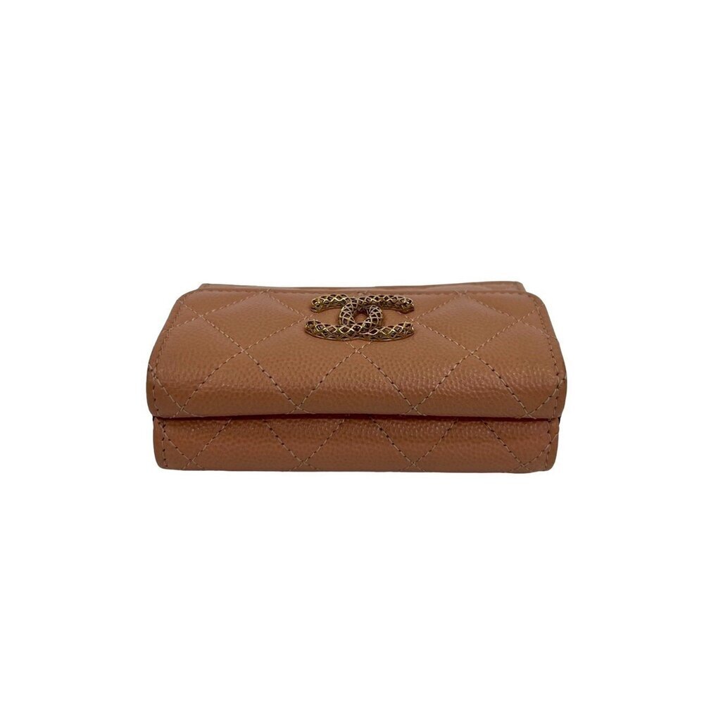 CHANEL Cream Caviar Leather Wallet - Picture 3 of 9